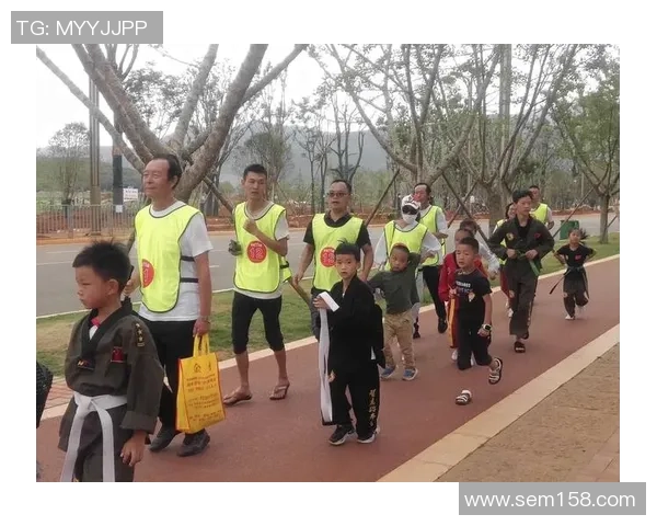 世界足球巨星父亲节温情瞬间 父爱如山陪伴球场传奇成长