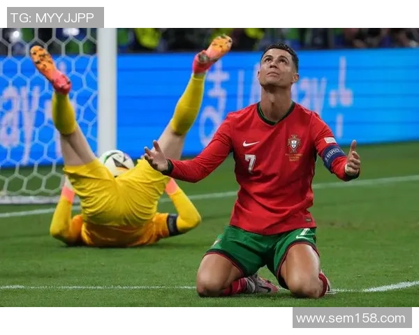 女足球星公开示爱C罗引热议 足球圈掀起一片浪潮